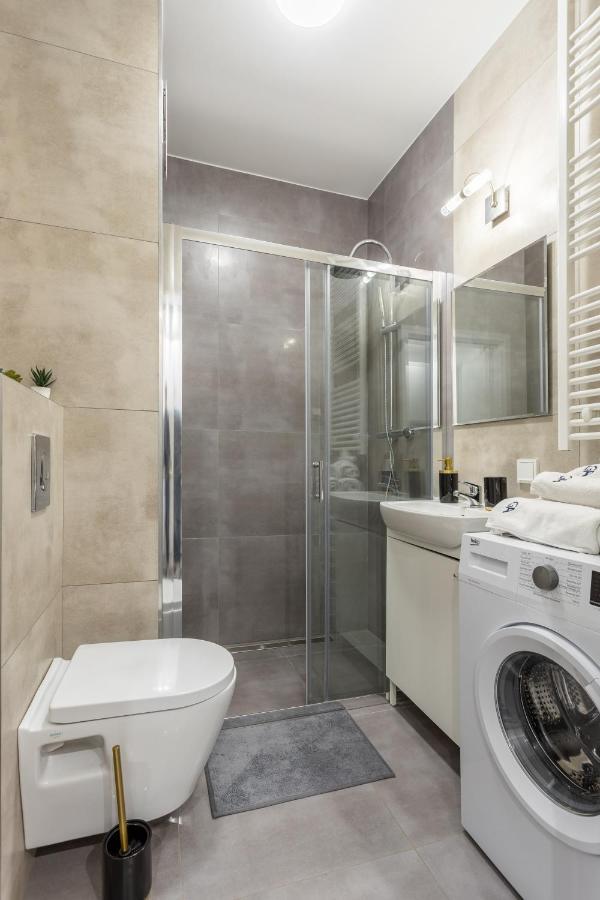 Golden Apartments Warsaw - Bright And Modern Apartments -Premium Building In Top Location- Solidarnosci Екстер'єр фото